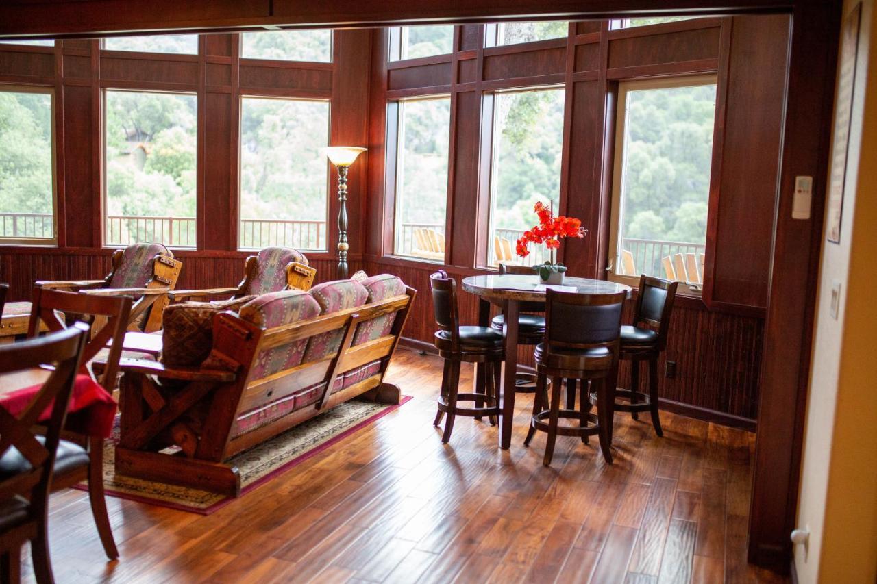 Riverfront Property With Waterfalls Near Yosemite And Bass Lake Oakhurst Zewnętrze zdjęcie