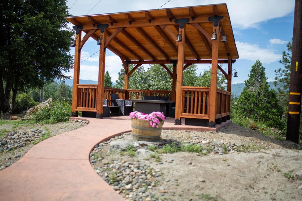 Riverfront Property With Waterfalls Near Yosemite And Bass Lake Oakhurst Zewnętrze zdjęcie