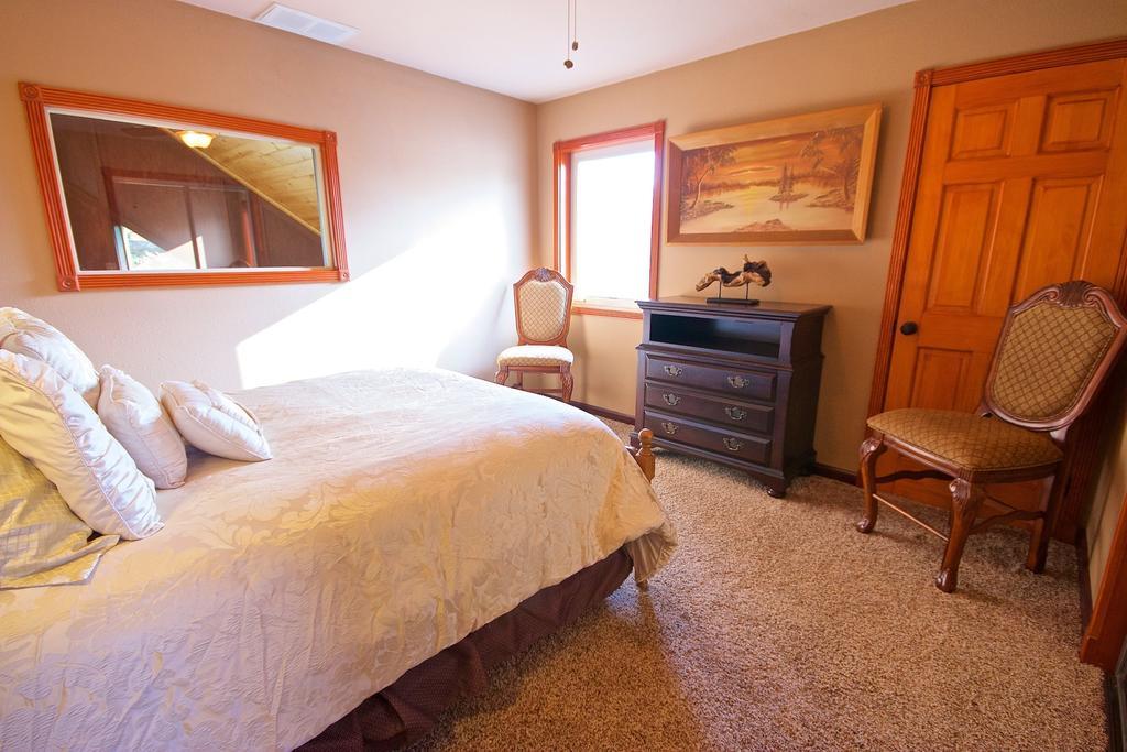 Riverfront Property With Waterfalls Near Yosemite And Bass Lake Oakhurst Pokój zdjęcie