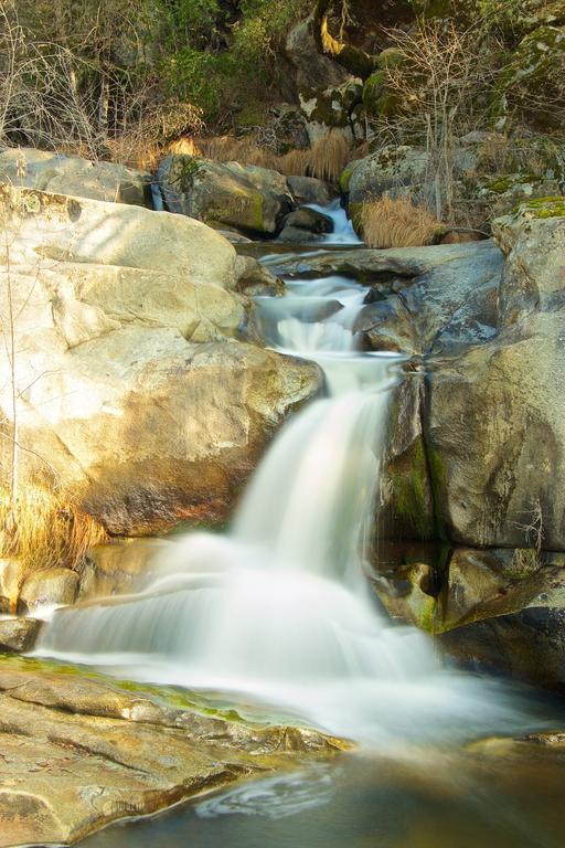 Riverfront Property With Waterfalls Near Yosemite And Bass Lake Oakhurst Pokój zdjęcie