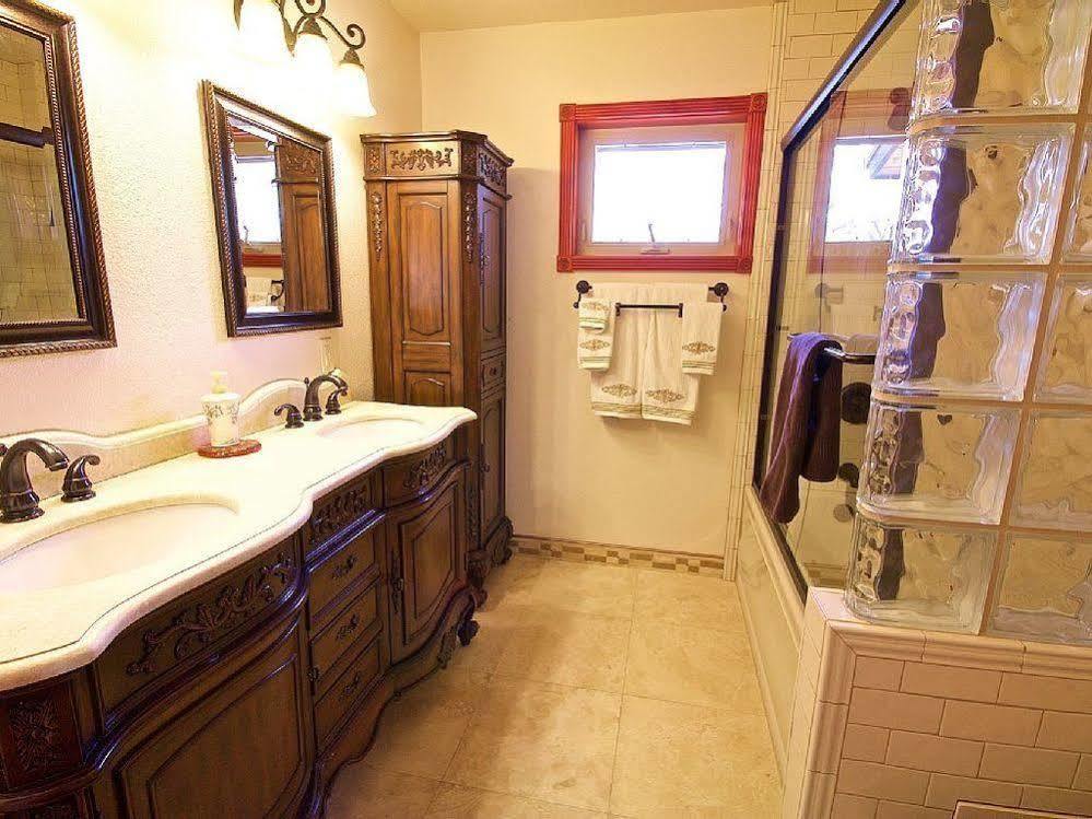 Riverfront Property With Waterfalls Near Yosemite And Bass Lake Oakhurst Zewnętrze zdjęcie